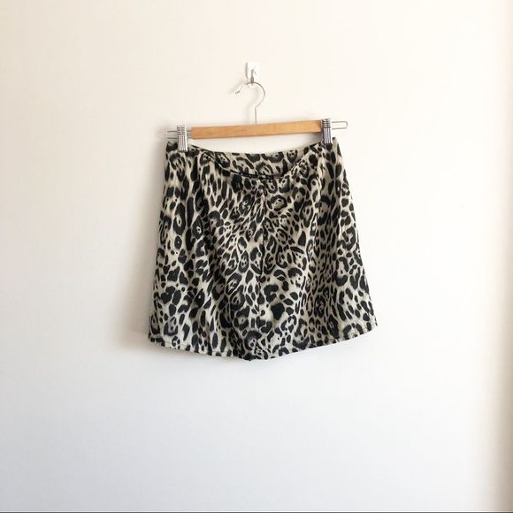 Motel Rocks SHENY MINI SKIRT IN LEOPARD GREY - Picture 8 of 9